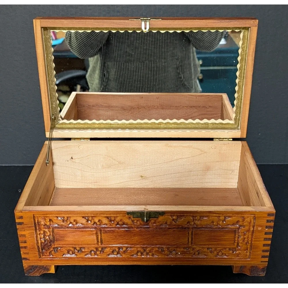 Vintage Hand Carved Cedar Wood Jewelry Keepsake Box Cottage Landscape 11